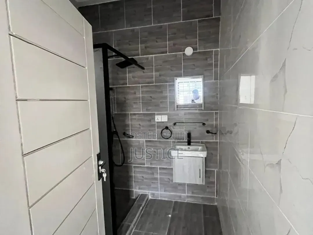 2bdrm Apartment in East Legon, American House for rent