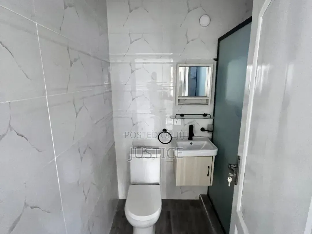 2bdrm Apartment in East Legon, American House for rent