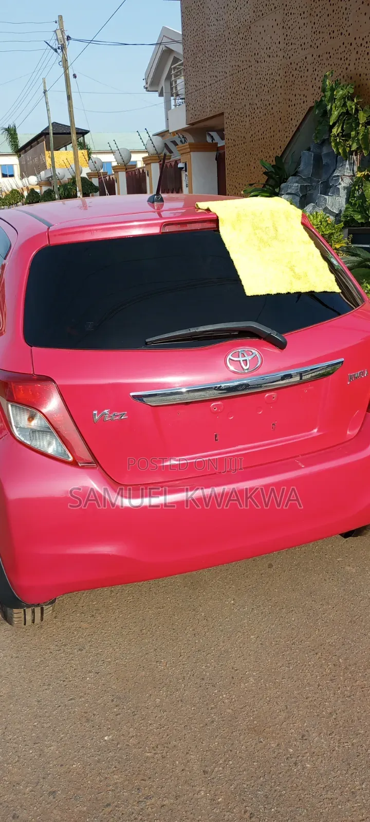 Toyota Vitz 2013 Red