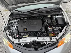 Toyota Corolla LE (1.8L 4cyl 2A) 2018 Silver