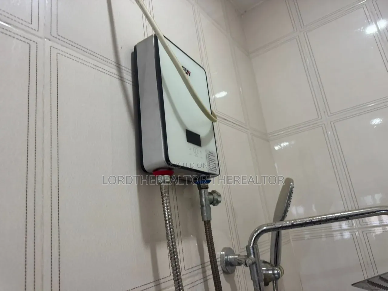 3bdrm Apartment in Ola Achool Area for rent
