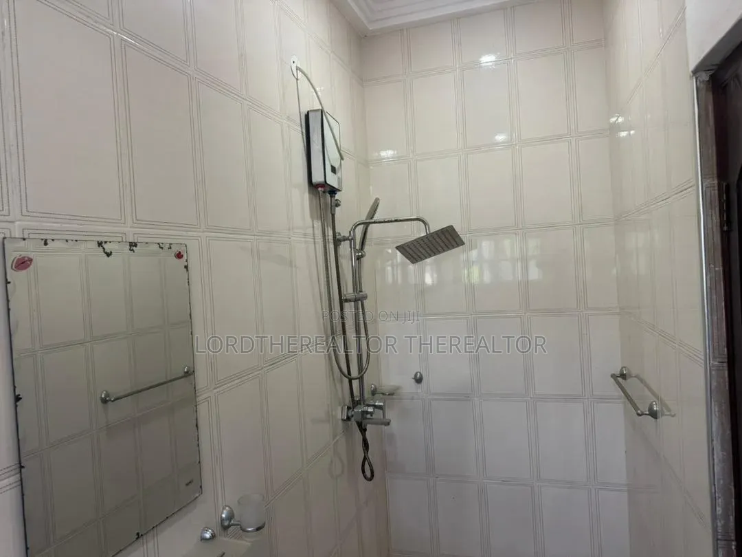 3bdrm Apartment in Ola Achool Area for rent