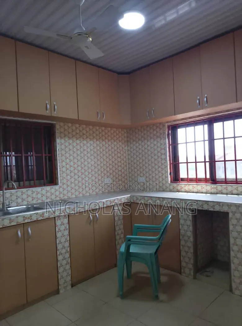 3bdrm Apartment in The Dorns Properties, New Town for rent