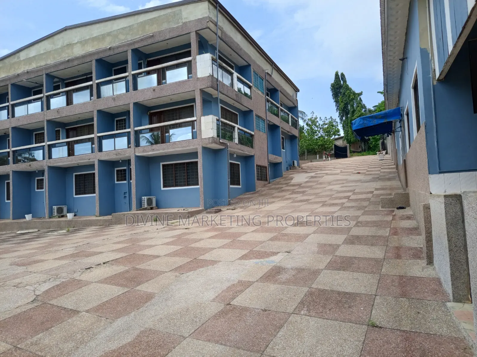 Hotel Fully Furnished of 16 Rooms at Kwahu