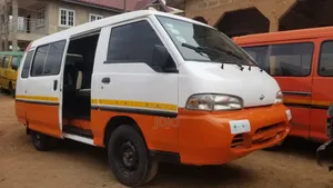 Hyundai H-100 2003 White