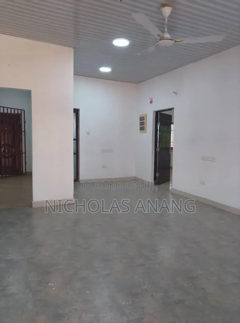 3bdrm Apartment in The Dorns Properties, New Town for rent