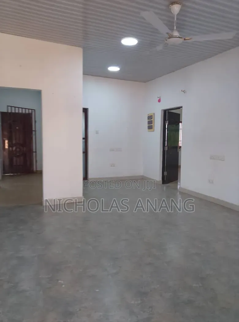 3bdrm Apartment in The Dorns Properties, New Town for rent