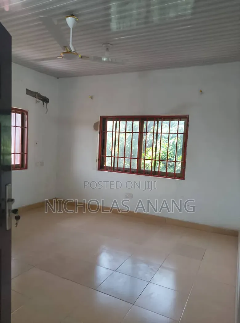 3bdrm Apartment in The Dorns Properties, New Town for rent