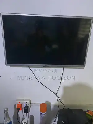 Lg 32 Inches and 24 Inches for Sale at a Cool Price