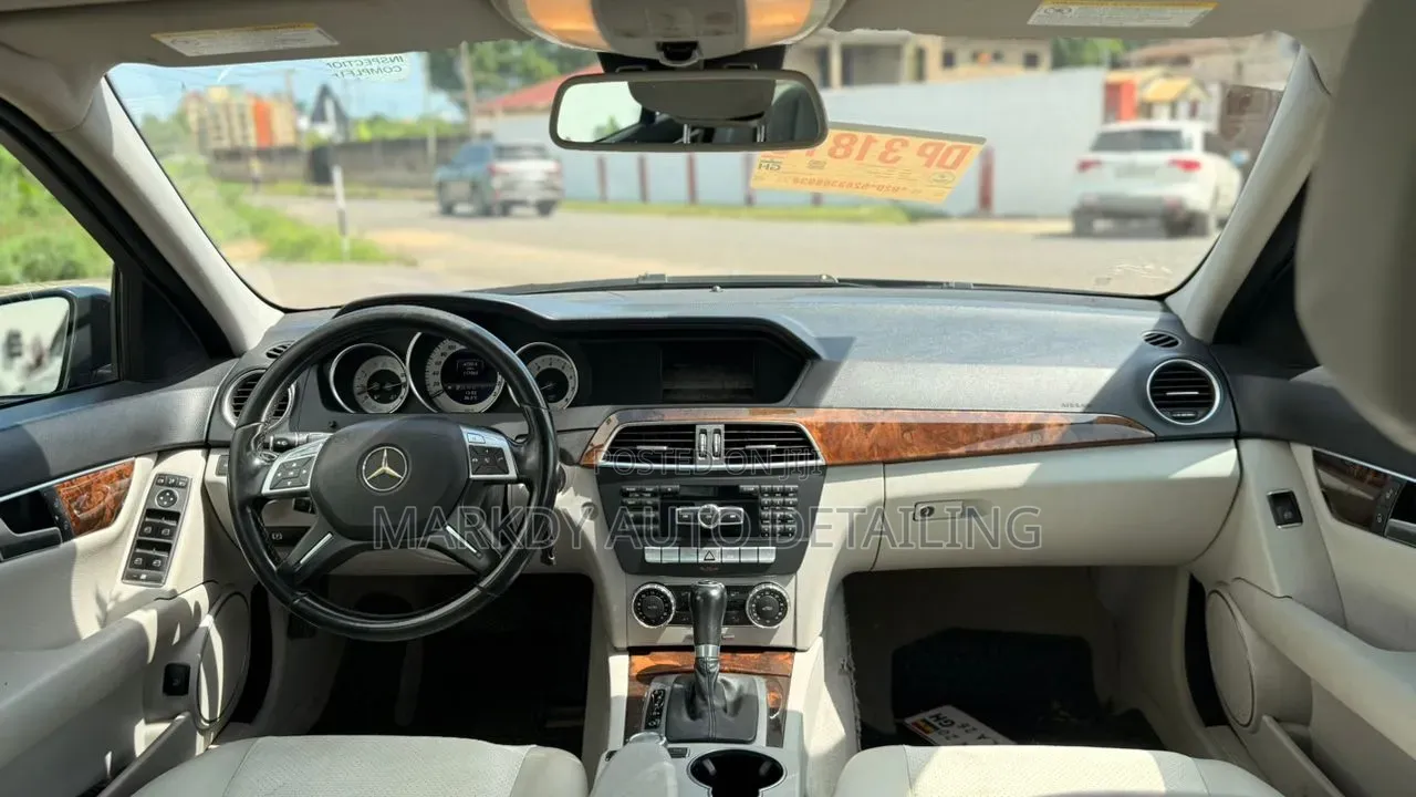 Mercedes-Benz C300 2014 Black