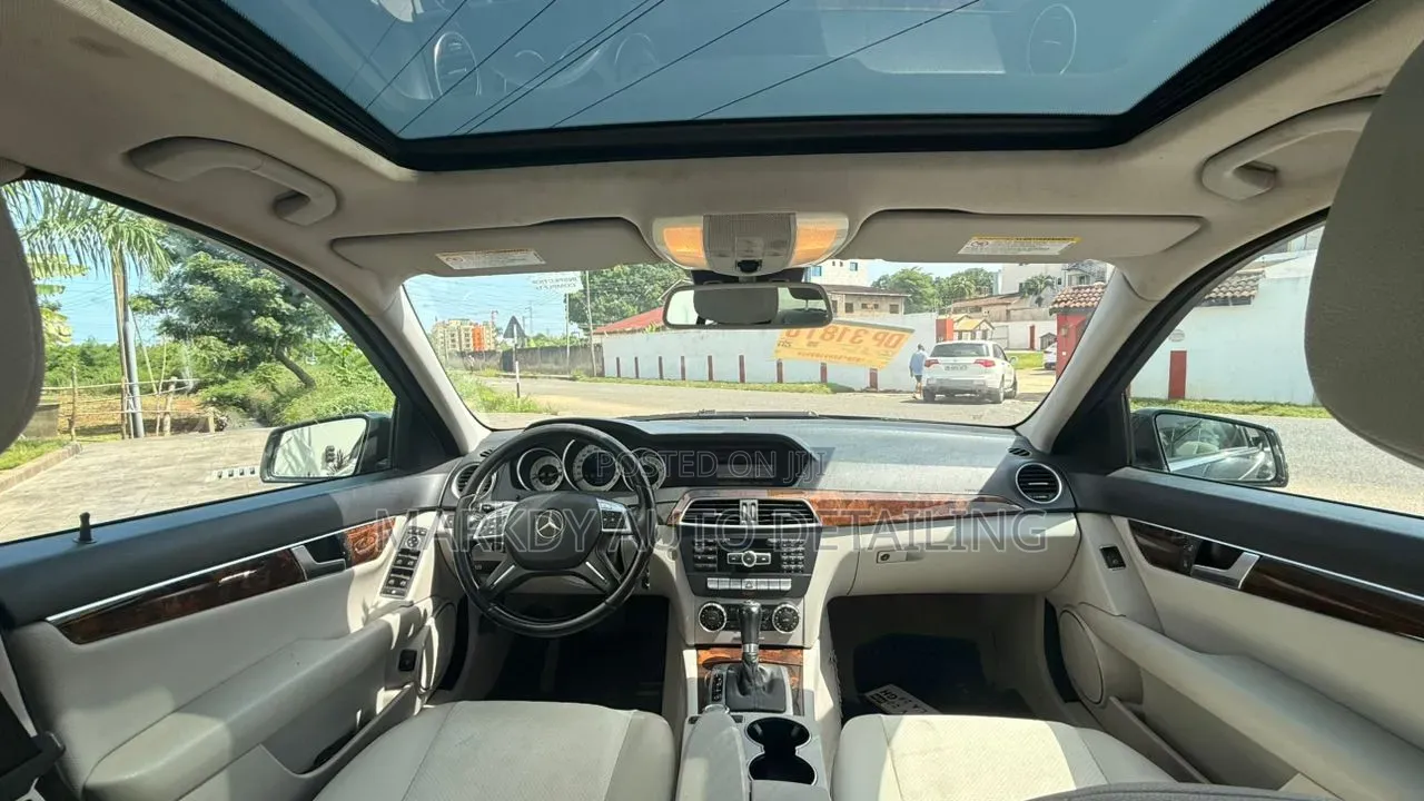 Mercedes-Benz C300 2014 Black