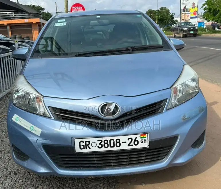 Toyota Vitz 2013 Blue