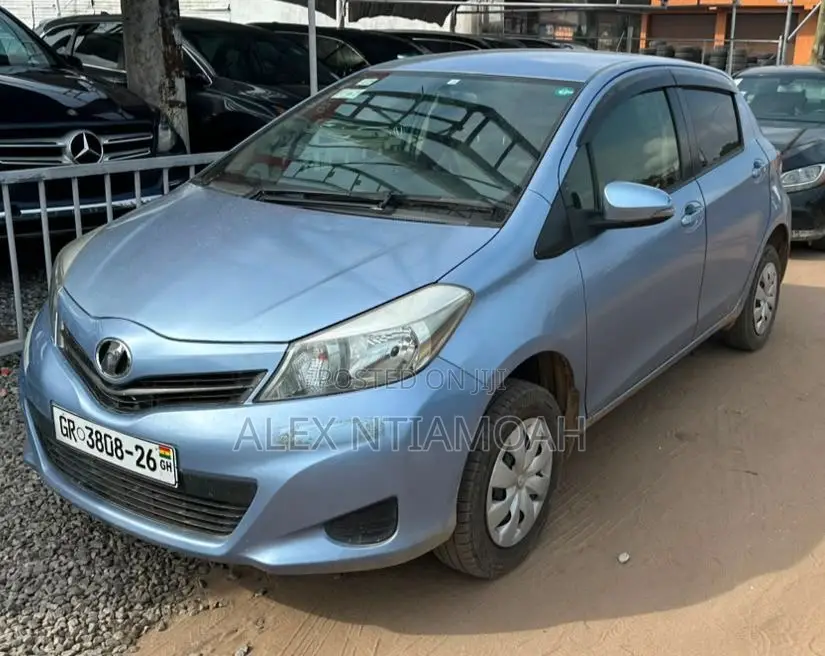 Toyota Vitz 2013 Blue