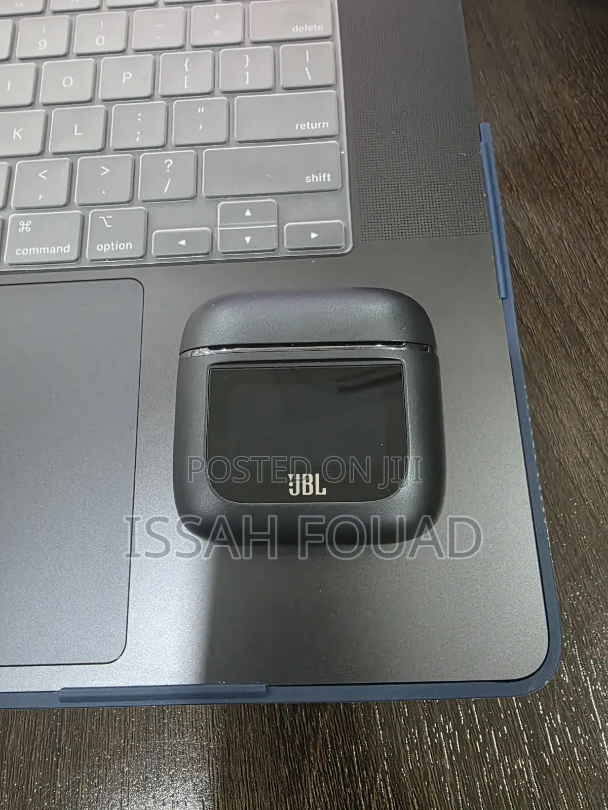 JBL Tour Pro 2