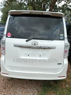 Toyota Voxy 2013 White