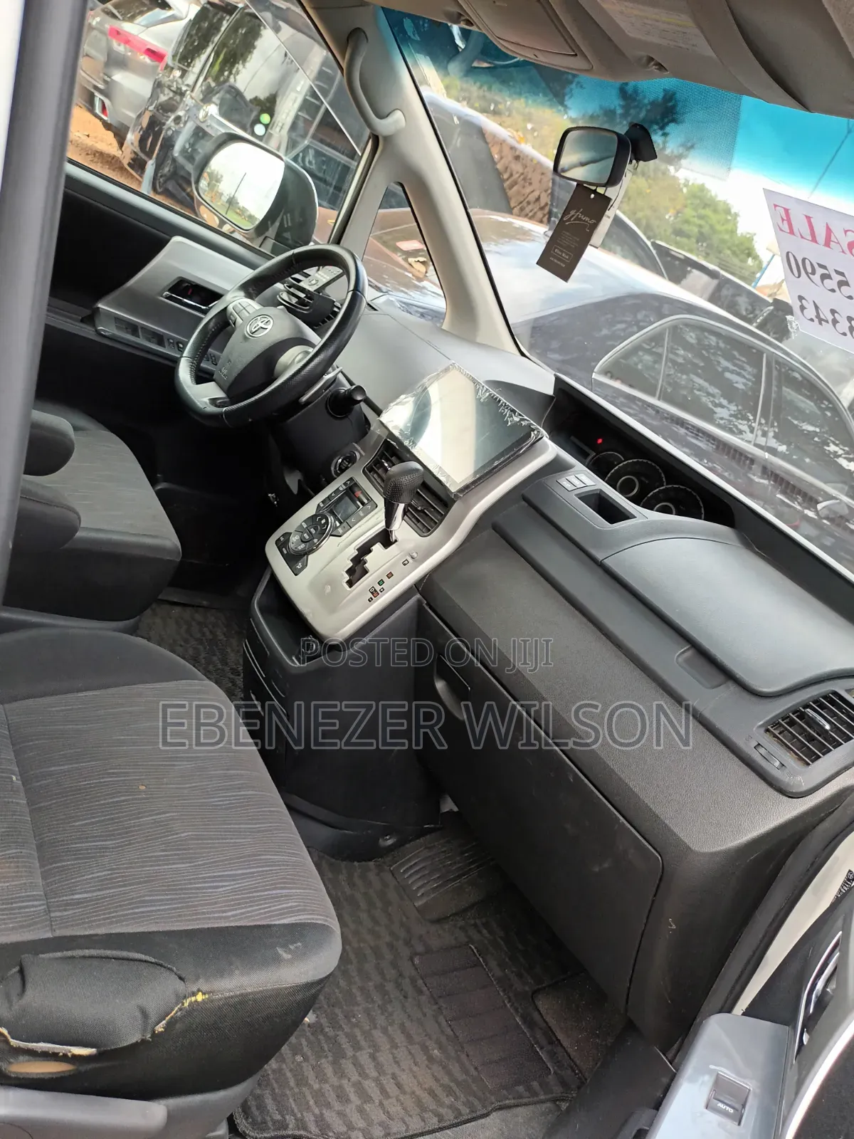 Toyota Voxy 2013 White