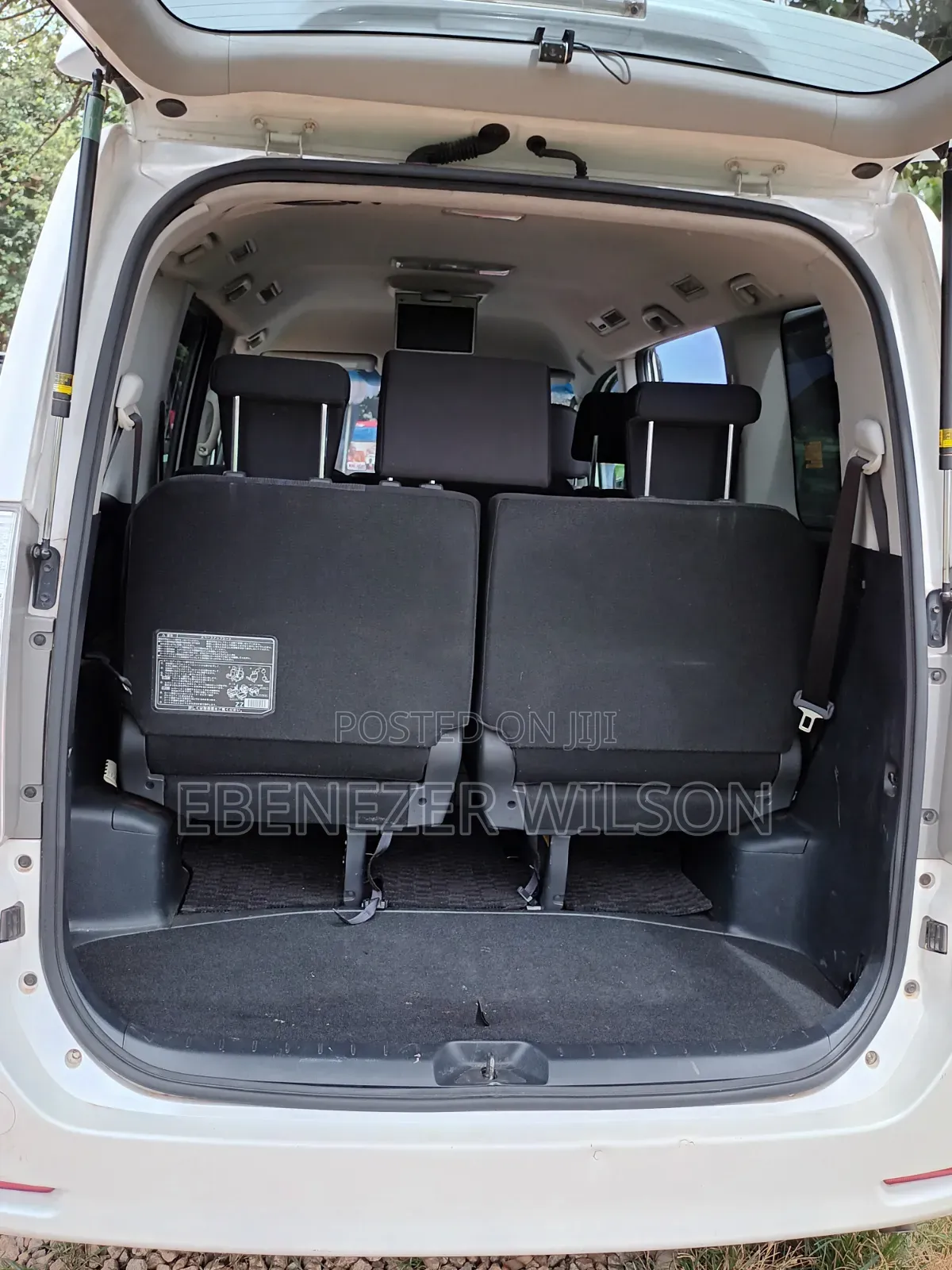 Toyota Voxy 2013 White