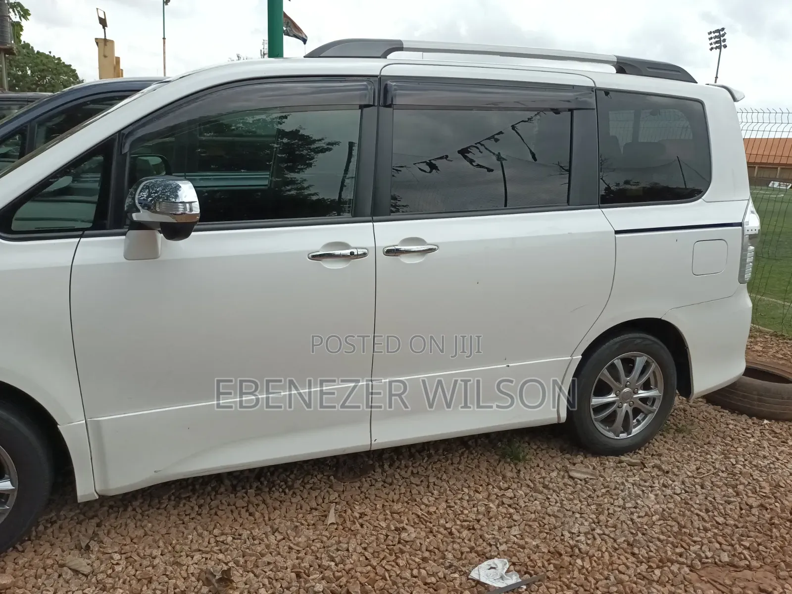 Toyota Voxy 2013 White