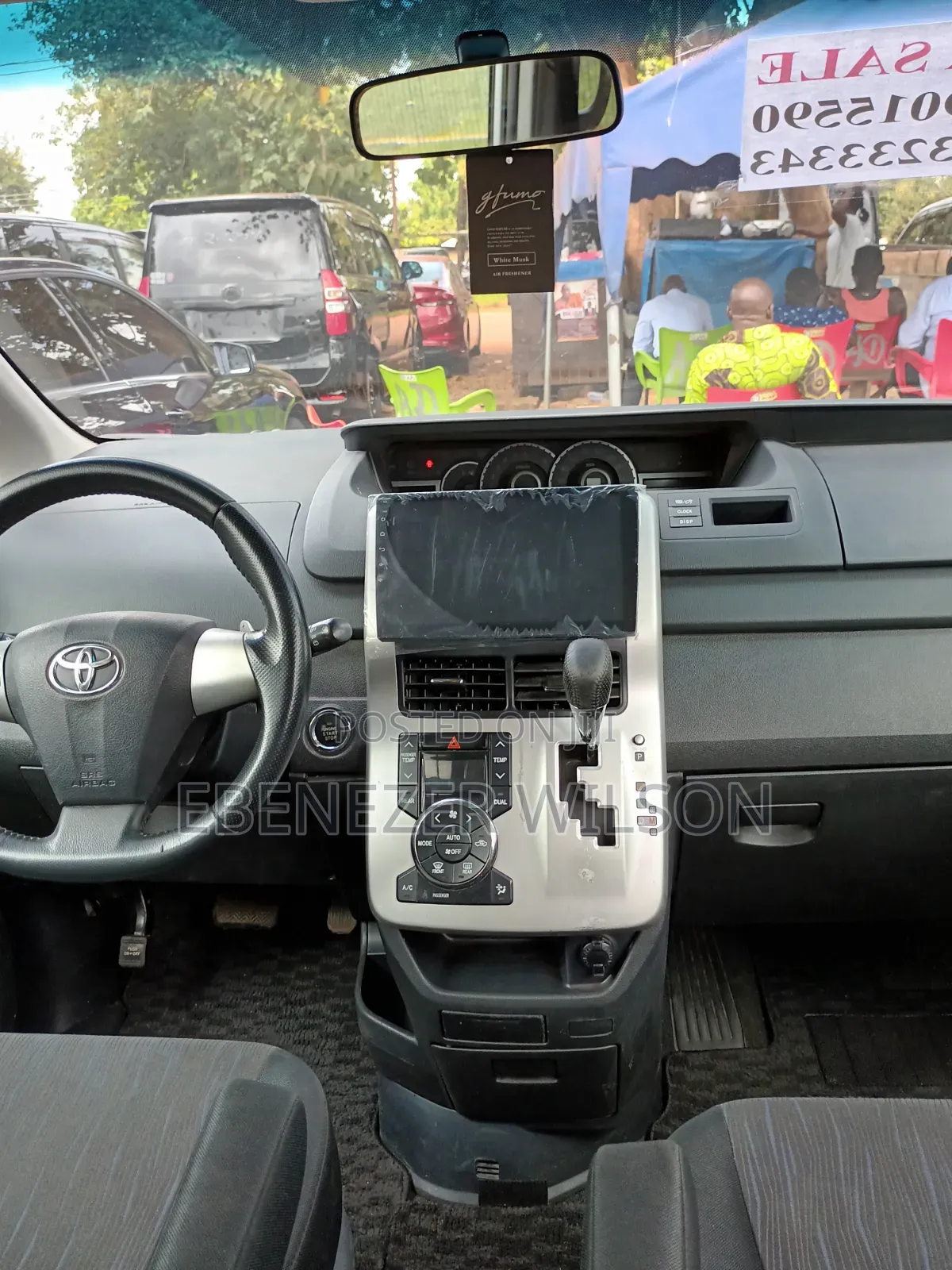 Toyota Voxy 2013 White