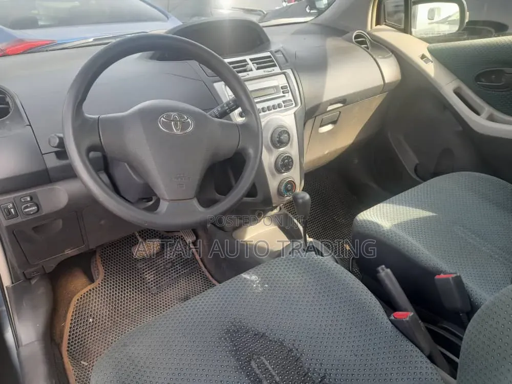 Toyota Yaris 2012 Blue