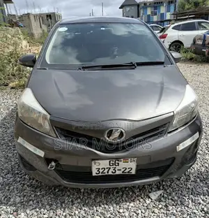 Toyota Vitz 2013 Gray