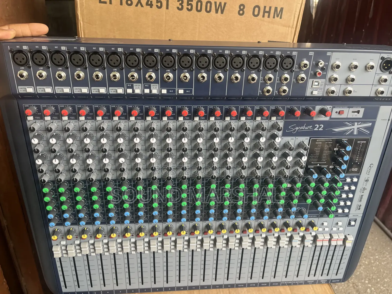 Soundcraft Signature 22 Mixer