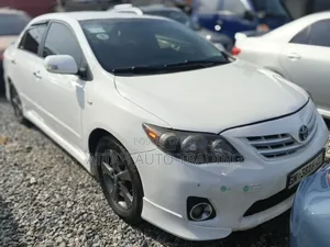 Toyota Corolla 2013 White