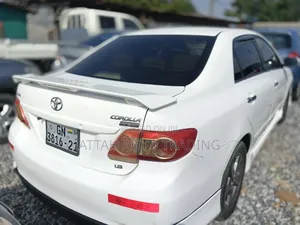 Toyota Corolla 2013 White