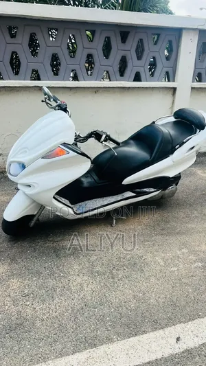 Yamaha Majesty 2020 White