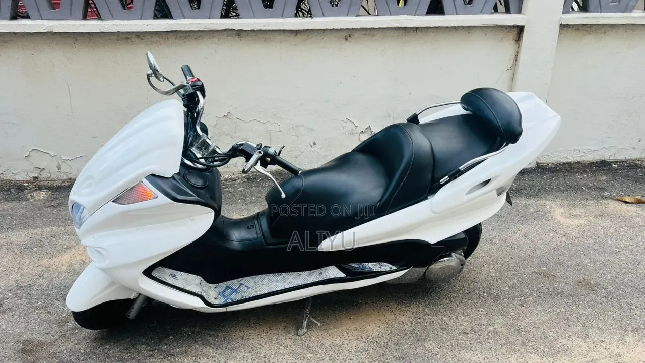 Yamaha Majesty 2020 White