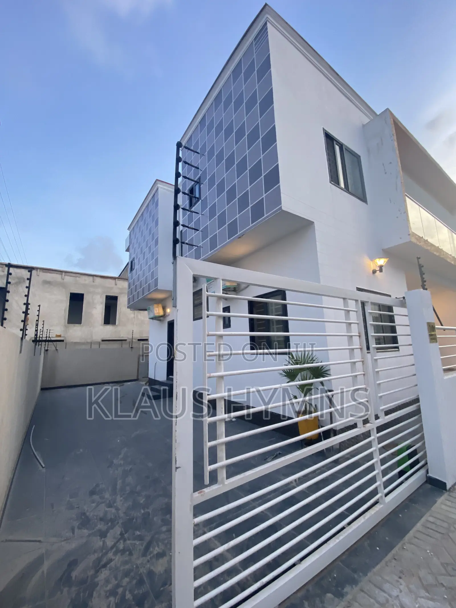 4bdrm House in Graymanproperties, Spintex for sale