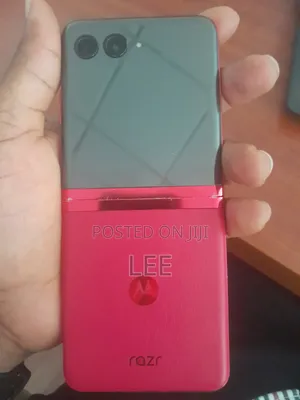 Motorola Razr (2023) 256 GB Pink