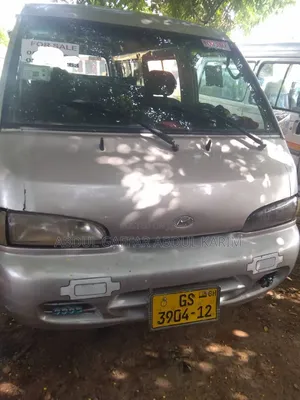 Hyundai H-100 2000 Silver