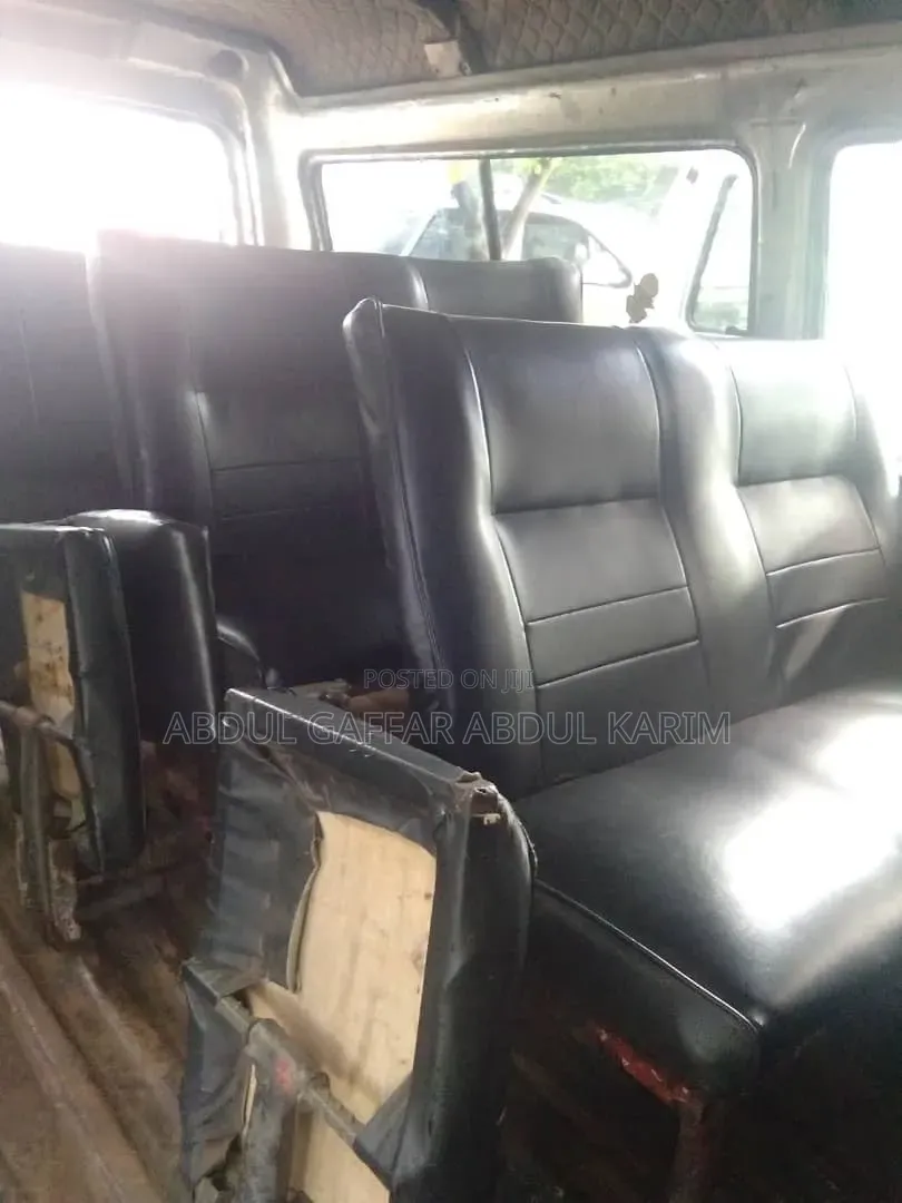 Hyundai H-100 2000 Silver