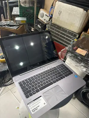 Laptop HP Envy 15-ep0xxx 8GB Intel Core i5 HDD 500GB