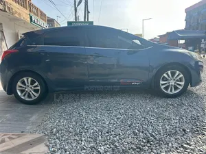 Hyundai Elantra SE 4dr Sedan (1.8L 4cyl 6A) 2014 Blue