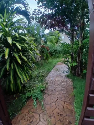 4bdrm House in Community 25, Tema Metropolitan for rent