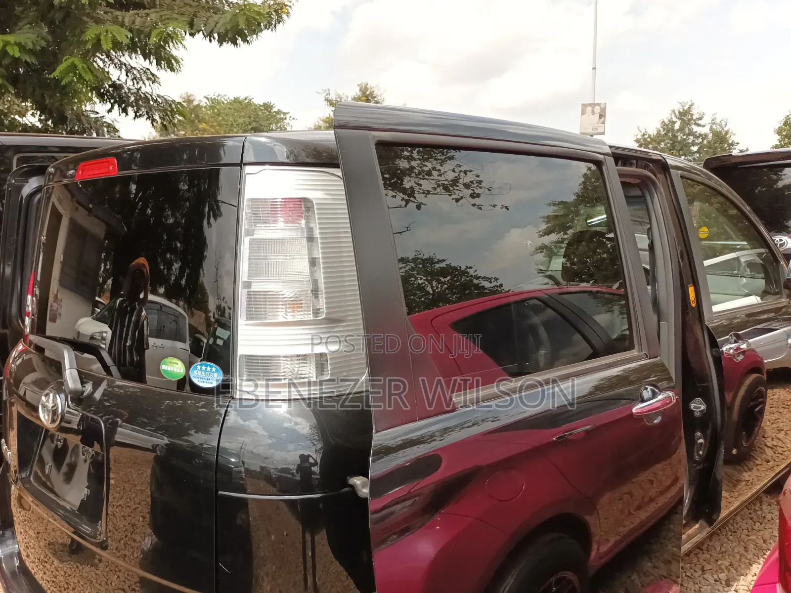 Toyota Sienta 2013 Brown