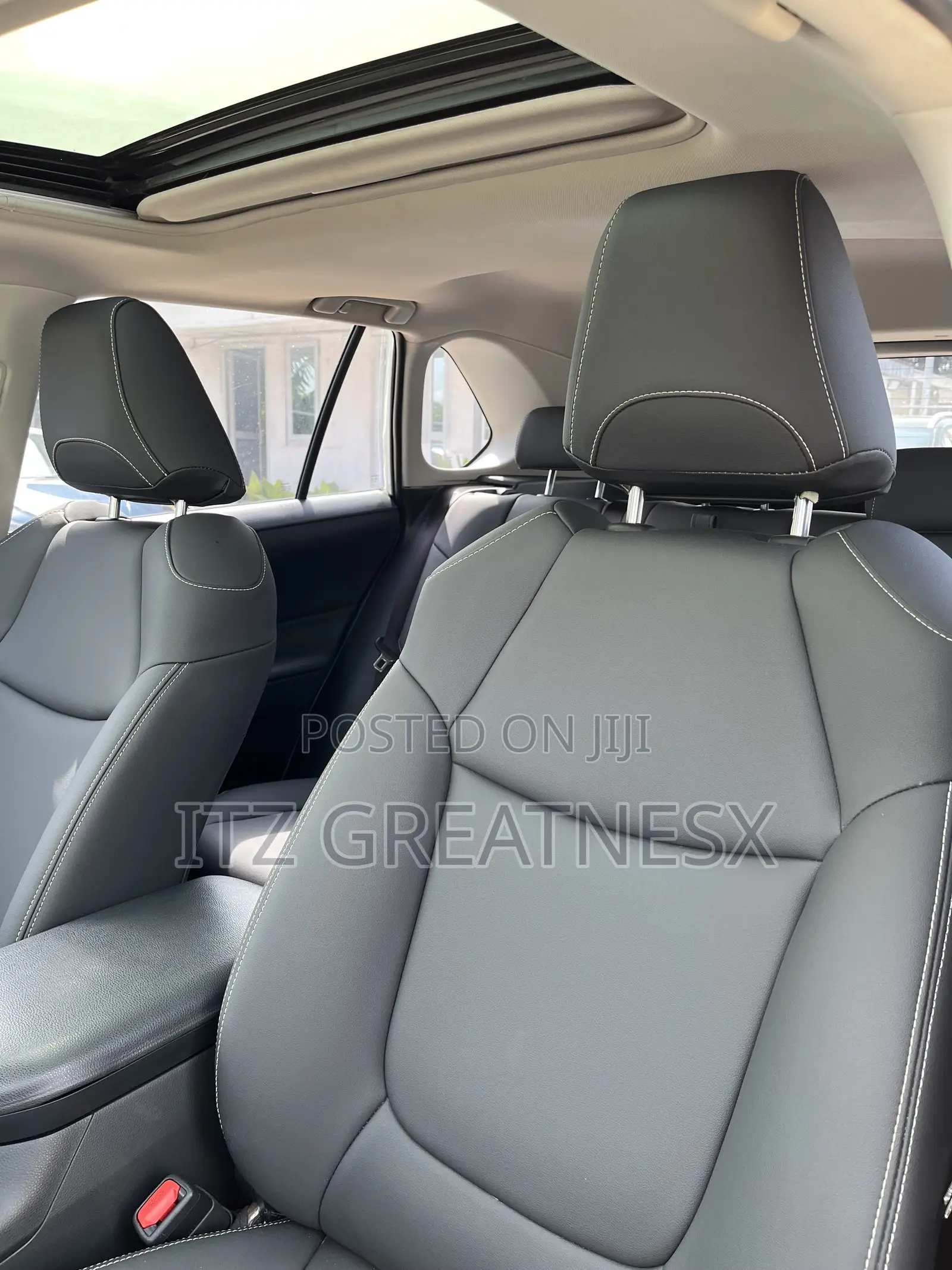 Toyota RAV4 Limited 2021 White