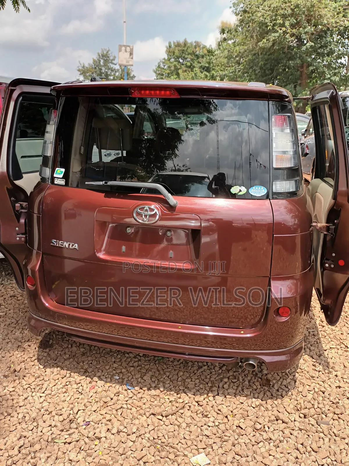 Toyota Sienta 1.5 AWD 2012 Brown