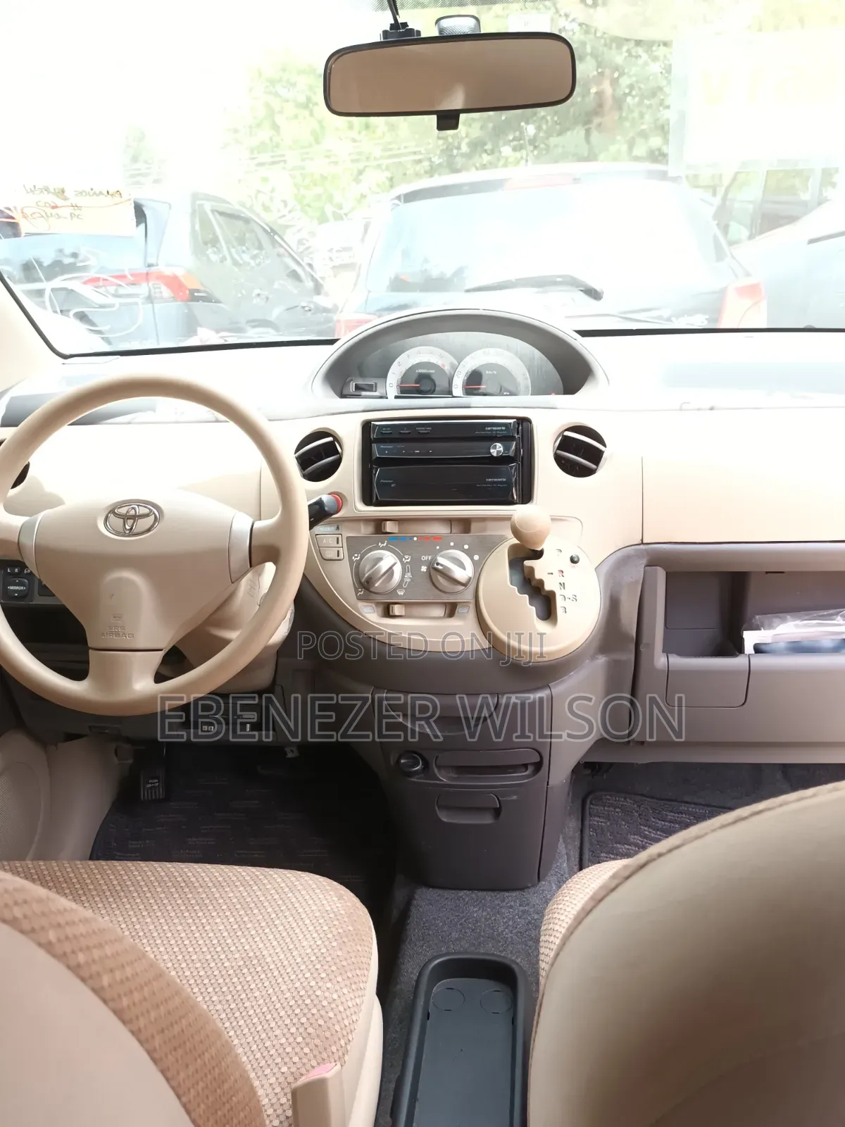 Toyota Sienta 1.5 AWD 2012 Brown