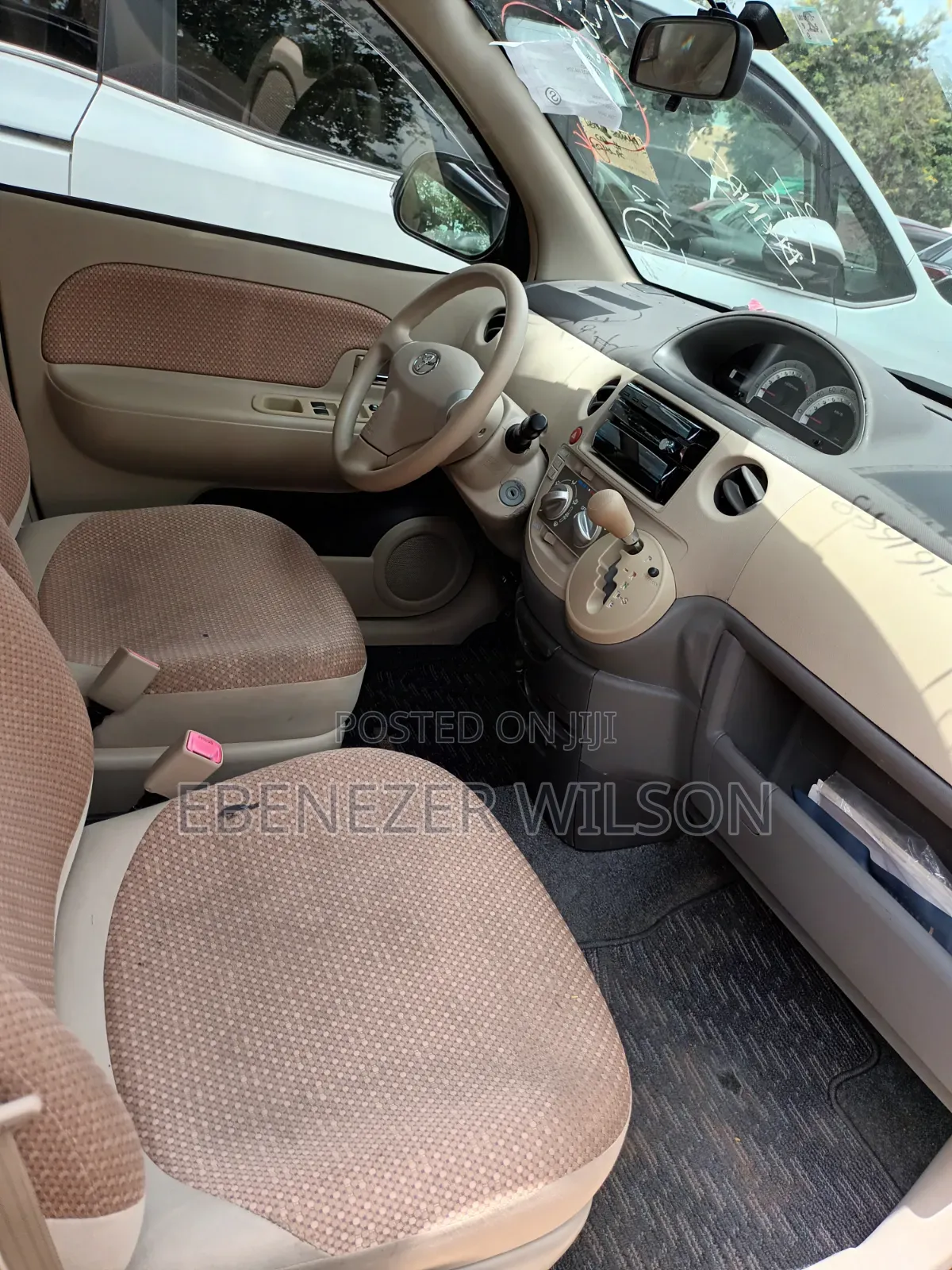 Toyota Sienta 1.5 AWD 2012 Brown