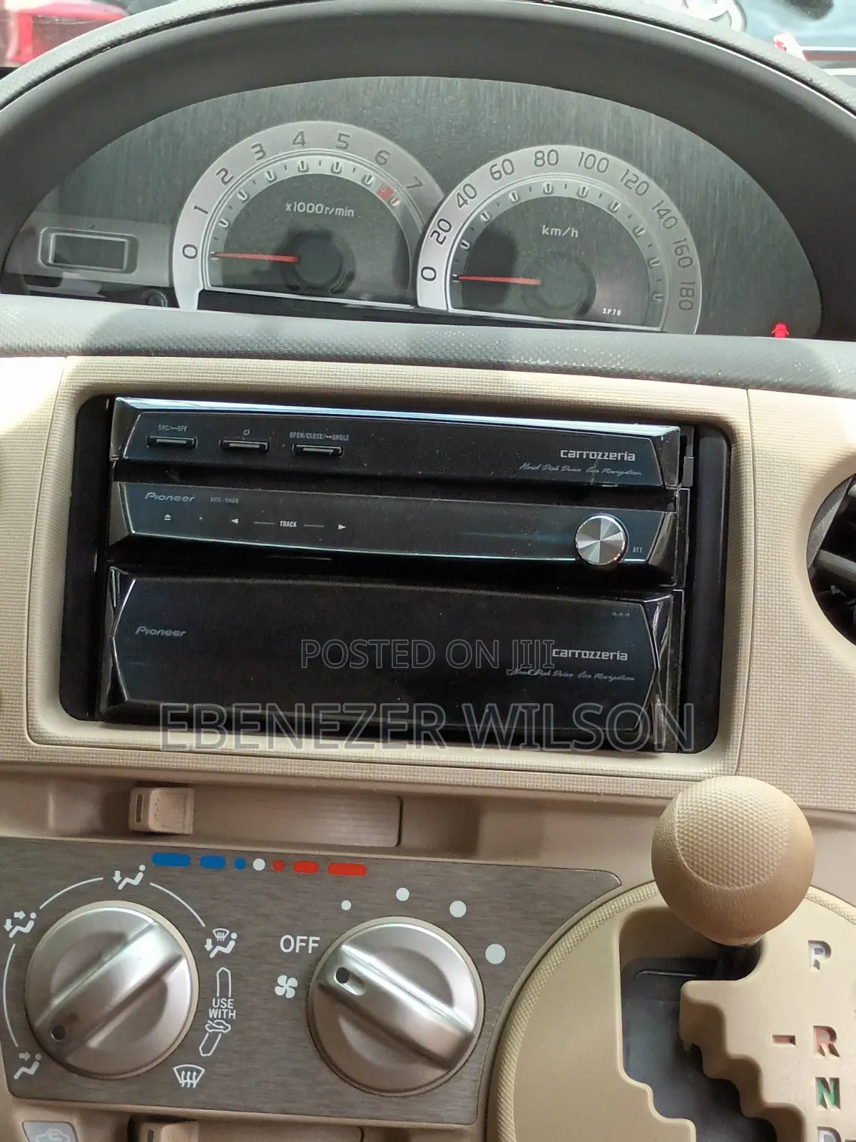Toyota Sienta 1.5 AWD 2012 Brown