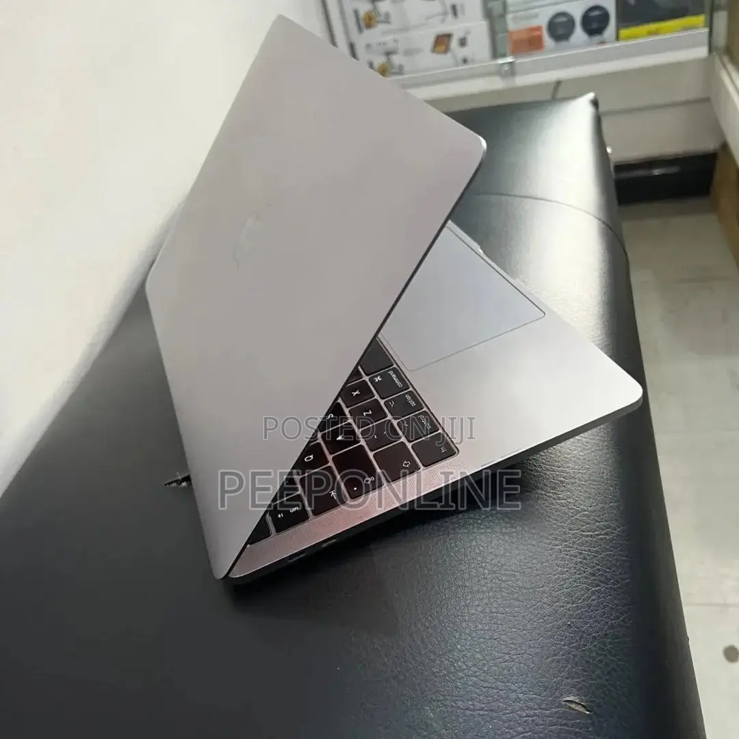 Laptop Apple MacBook Pro 2017 8GB Intel Core i5 SSD 256GB