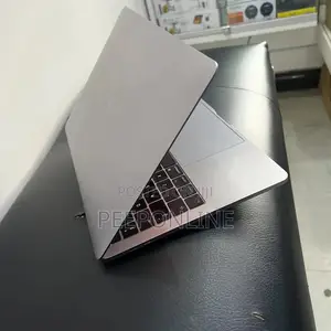 Laptop Apple MacBook Pro 2017 8GB Intel Core i5 SSD 256GB