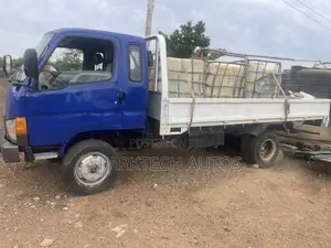 Hyundai Mighty 2