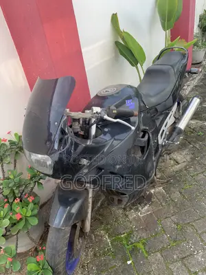 Suzuki 2000 Black