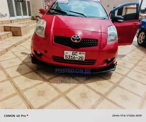 Toyota Vitz 1.0 FWD 3dr 2010 Red