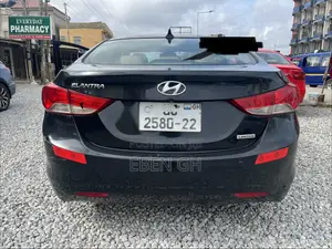 Hyundai Elantra Limited Sedan FWD (1.8L 4cyl 6A) 2013 Black
