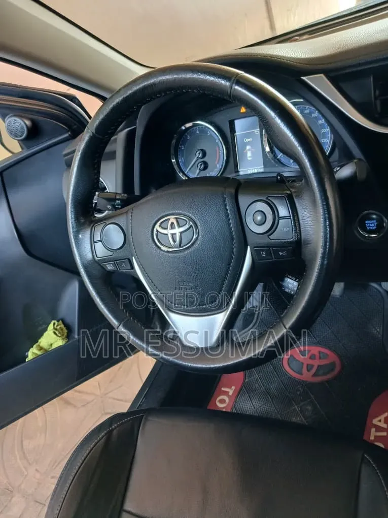 Toyota Corolla 2017 Gray